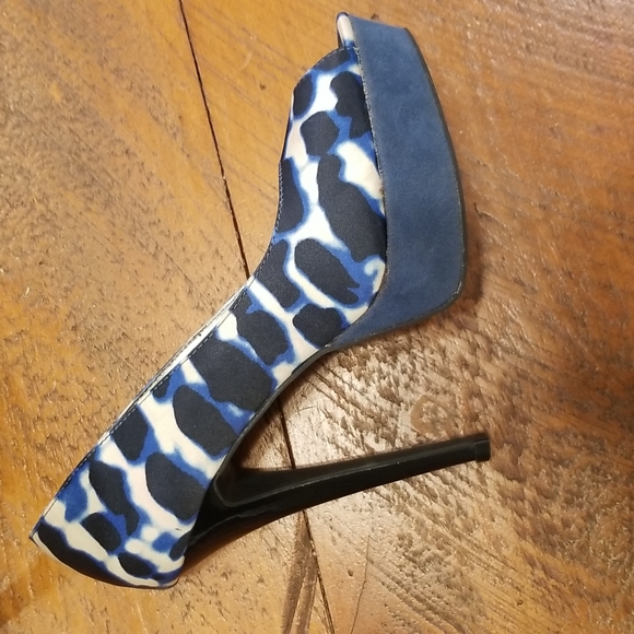 Stiletto - Picture 3 of 4